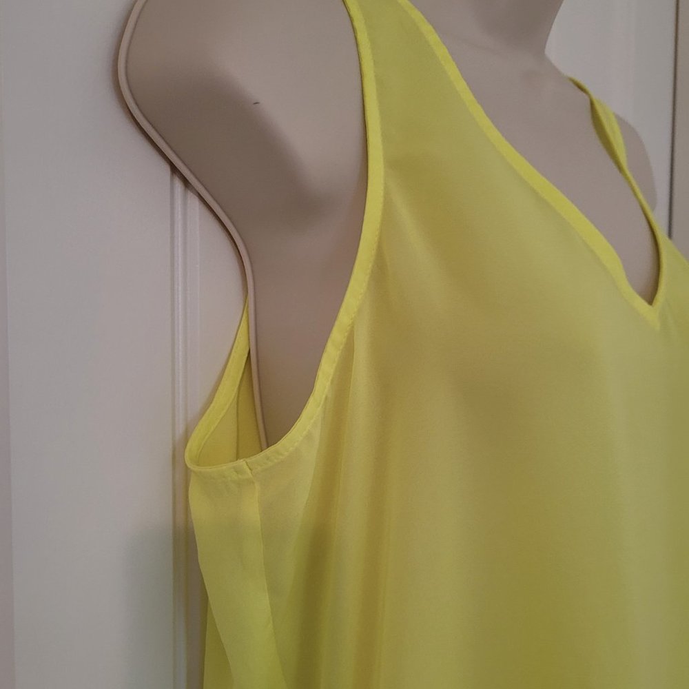 Express High/Low Lemon V-Neck V-Back Tank - Picture 4 of 7
